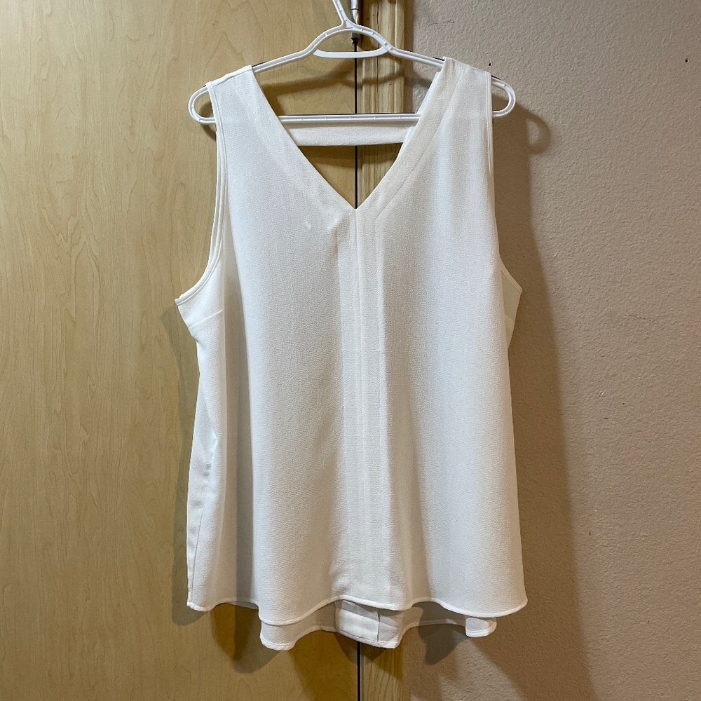 Women XXL Beautiful and Simple Lightweight White Tank Blouse Summer Top - Picture 1 of 6